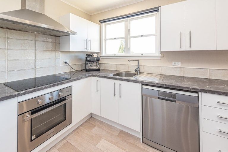 Photo of property in 24 Burns Street, Tawhero, Whanganui, 4501