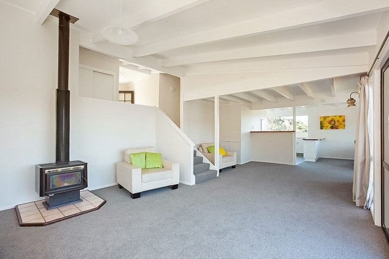 Photo of property in 5 Bush Point Road, Cable Bay, 0420