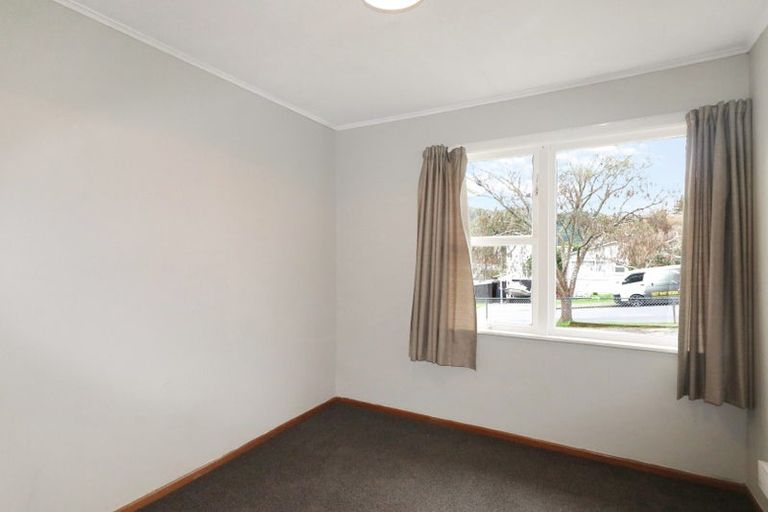 Photo of property in 17 Parenga Street, Wainuiomata, Lower Hutt, 5014