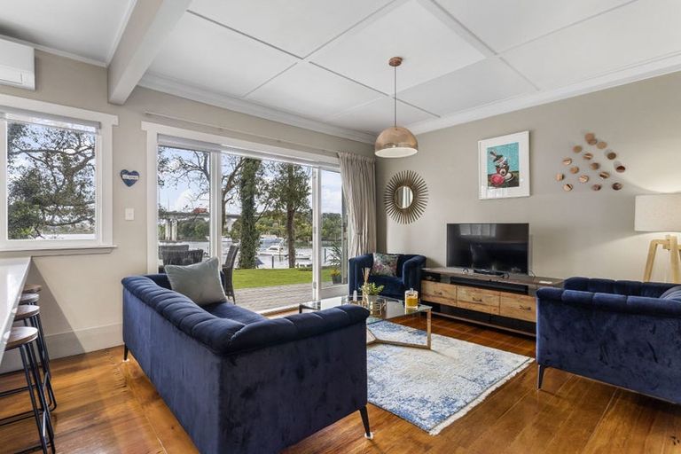 Photo of property in 9 Pakuranga Road, Pakuranga, Auckland, 2010