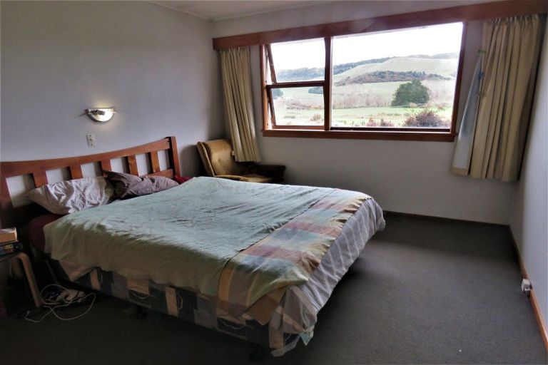 Photo of property in 9 Neill Road, Tokanui, 9884