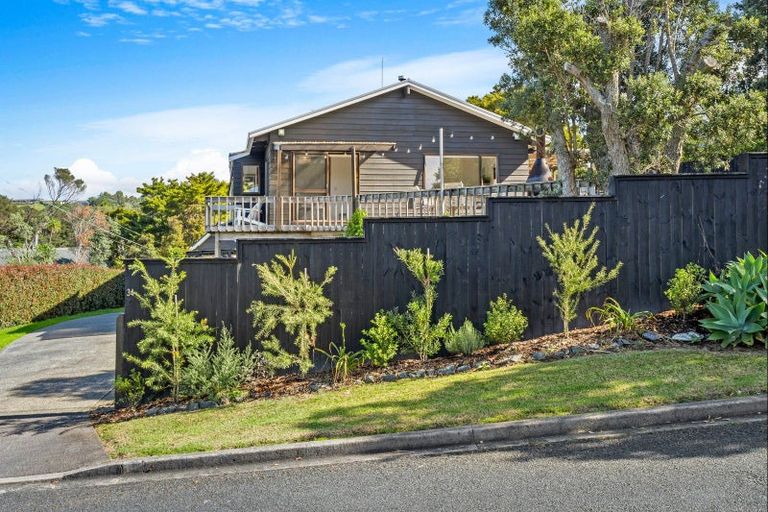 Photo of property in 34 Grand View Road, Leigh, 0985