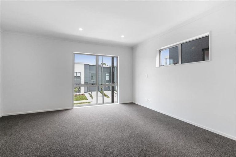 Photo of property in 36 Vincent Mcgrath Crescent, Swanson, Auckland, 0614