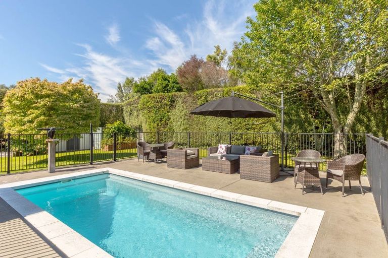 Photo of property in 104 Kuratawhiti Street, Greytown, 5794