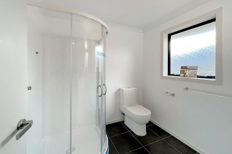 Photo of property in 14 Chestnut Close, Kelvin Grove, Palmerston North, 4414