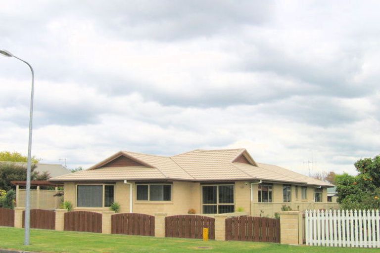 Photo of property in 4 Fencourt Crescent, Katikati, 3129