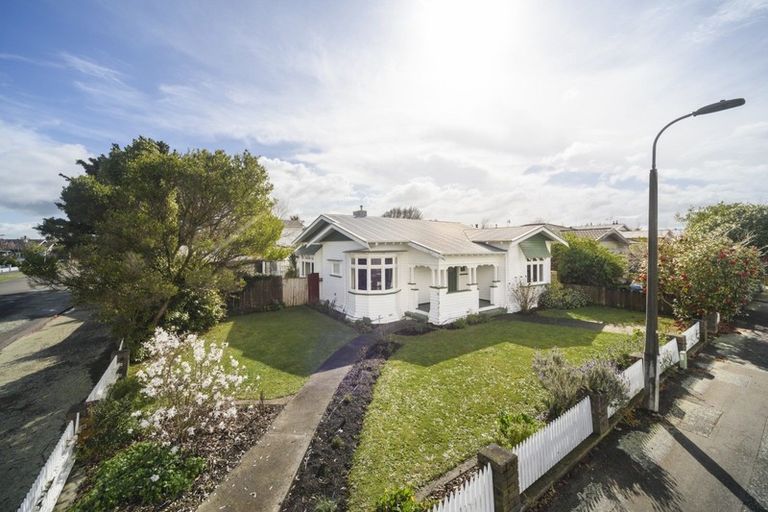 Photo of property in 11 Beresford Street, Takaro, Palmerston North, 4410