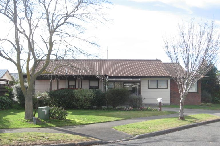 Photo of property in 42 Whiting Crescent, Greenmeadows, Napier, 4112