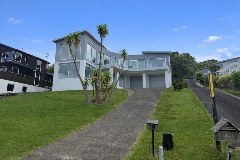 Photo of property in 18 Zita Avenue, Matakatia, Whangaparaoa, 0930