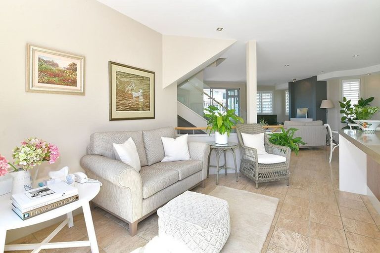 Photo of property in 25 Little Compton Mews, Snells Beach, 0920