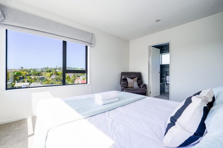 Photo of property in 2/26 Long Bay Drive, Torbay, Auckland, 0630