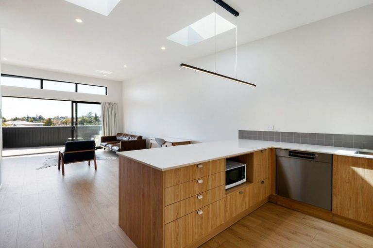 Photo of property in 4/7 Tarbett Road, Hillcrest, Hamilton, 3216