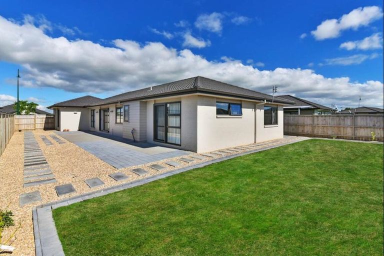 Photo of property in 9 Kirkaldy Street, Wattle Downs, Auckland, 2103
