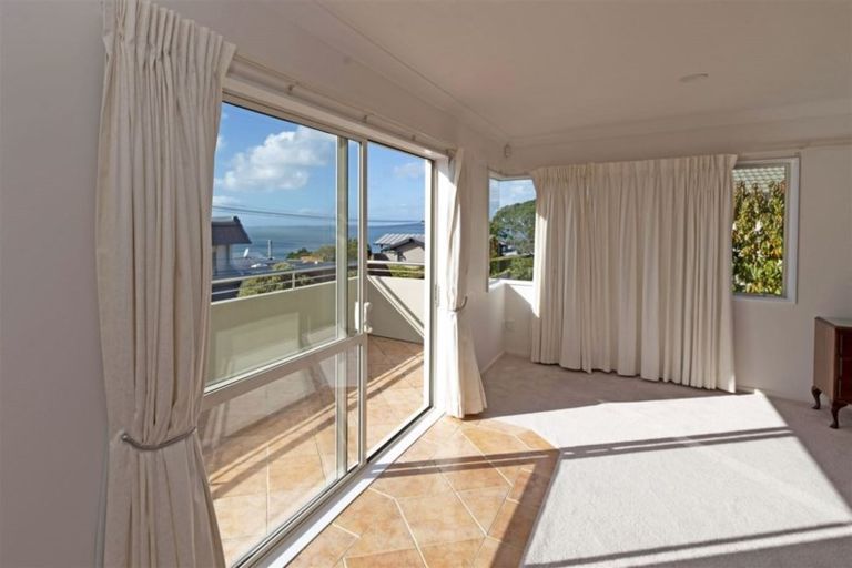 Photo of property in 2/89 Aberdeen Road, Castor Bay, Auckland, 0620