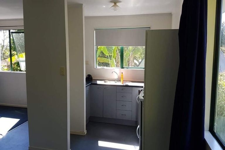 Photo of property in 15a Annison Avenue, Glen Eden, Auckland, 0602