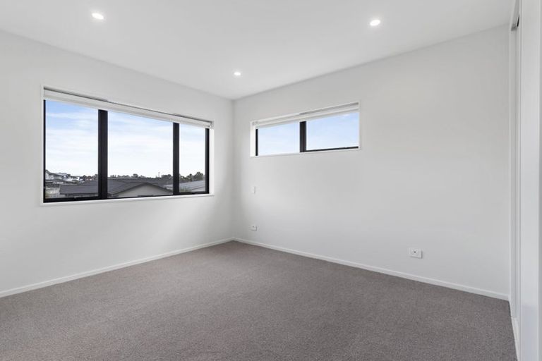 Photo of property in 18 Gosper Road, Takanini, 2112