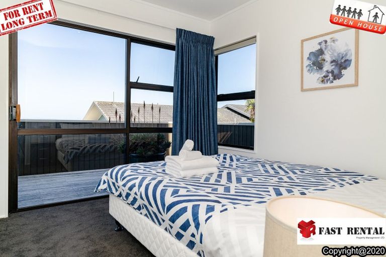 Photo of property in 1/211 Onewa Road, Birkenhead, Auckland, 0626