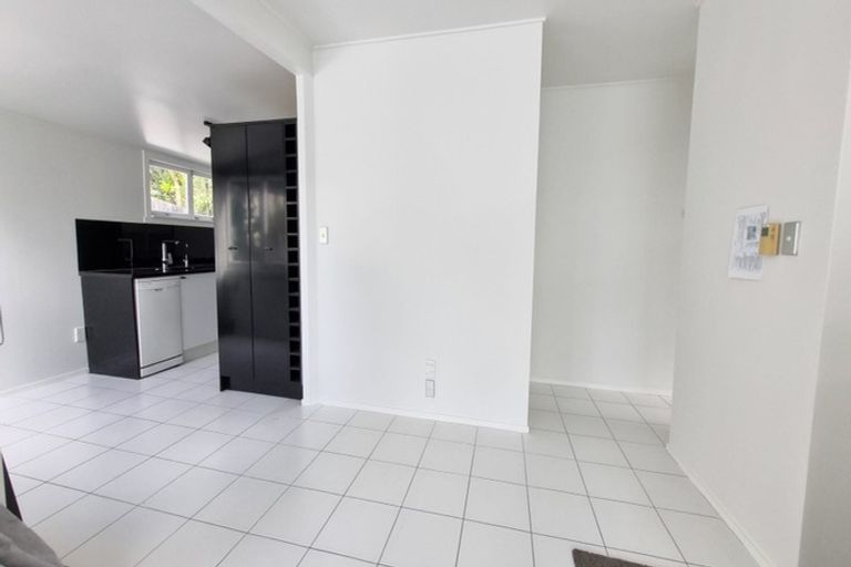 Photo of property in 17b Warwick Street, Morningside, Auckland, 1022