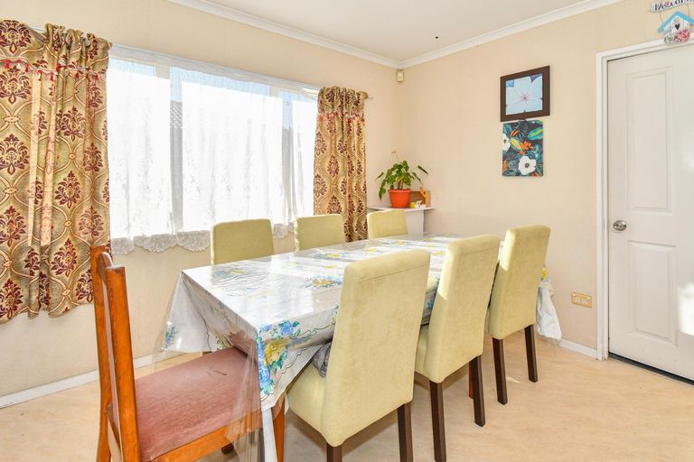 Photo of property in 405a Roscommon Road, Clendon Park, Auckland, 2103
