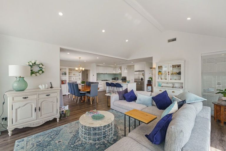 Photo of property in 13 Tuhua Close, Wharewaka, Taupo, 3330