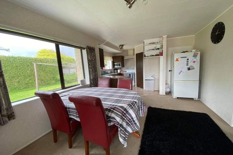 Photo of property in 24 Graham Street, Eltham, 4322