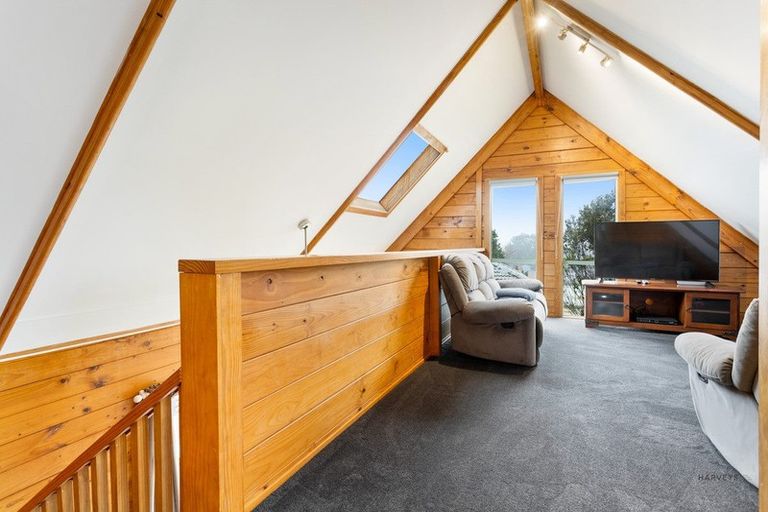 Photo of property in 9a Madigan Place, Glendene, Auckland, 0602