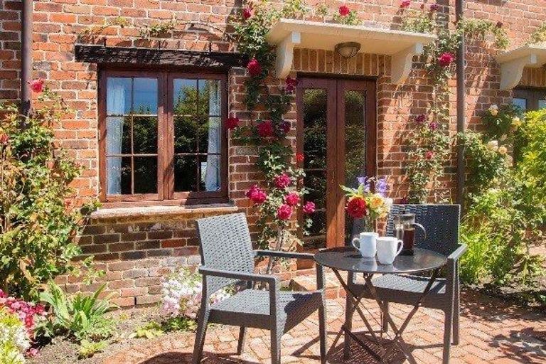 Photo of property in Summerhouse Cottages, Unit 206, 6/3 Quiet Woman Way, Monaco, Nelson, 7011