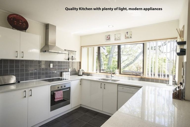 Photo of property in 1/7 Aorangi Place, Birkenhead, Auckland, 0626