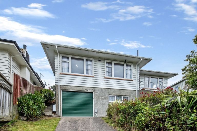 Photo of property in 103 Kenmore Street, Newlands, Wellington, 6037
