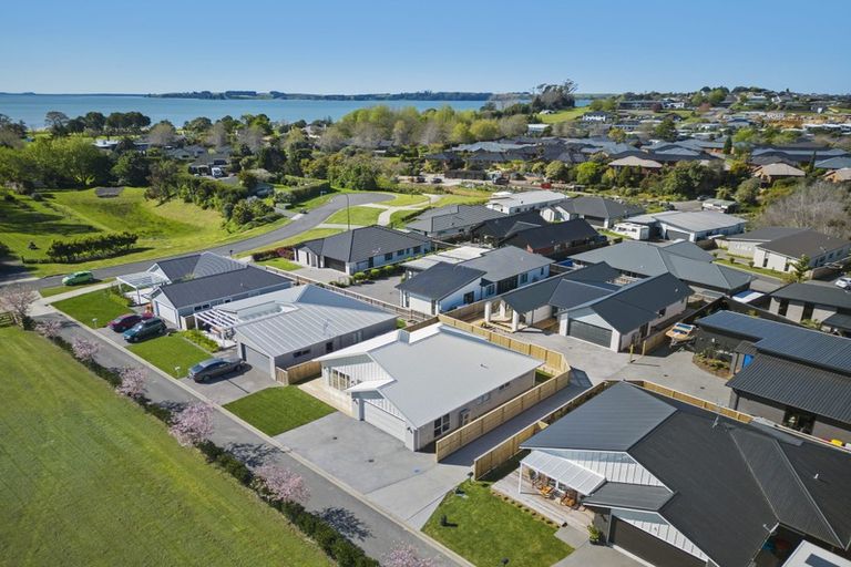 Photo of property in 6 Grove Lane, Omokoroa, 3114