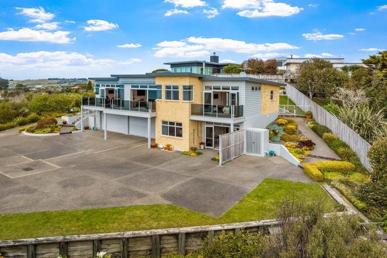 Photo of property in 10 Rangimaarie Crescent, Snells Beach, 0920