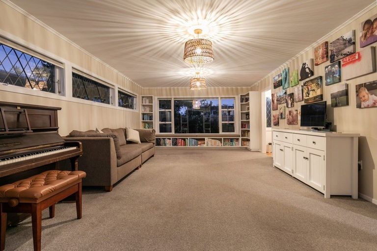 Photo of property in 1/42 Toroa Street, Torbay, Auckland, 0630