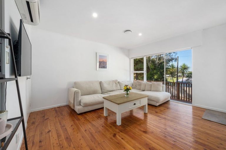 Photo of property in 2/77 Alexander Street, Cockle Bay, Auckland, 2014