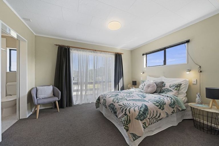 Photo of property in 218 Staithes Drive South, Whitby, Porirua, 5024