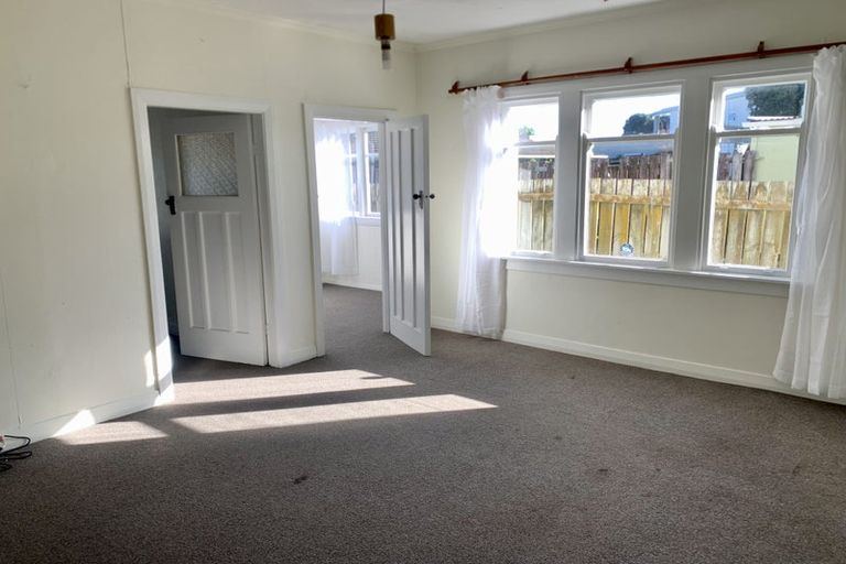 Photo of property in 68 Main Road, Titahi Bay, Porirua, 5022