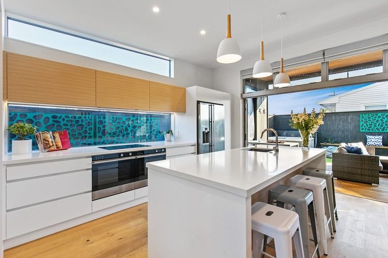 Photo of property in 4a Ross Crescent, Orewa, 0931