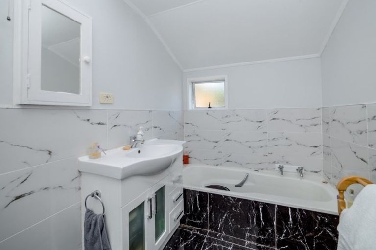 Photo of property in 11 Madden Place, Solway, Masterton, 5810