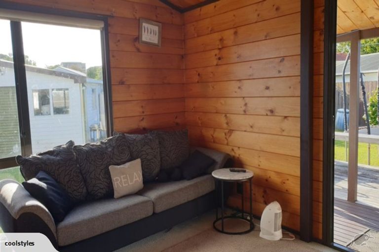 Photo of property in 7 Nugget Grove, Raumati Beach, Paraparaumu, 5032