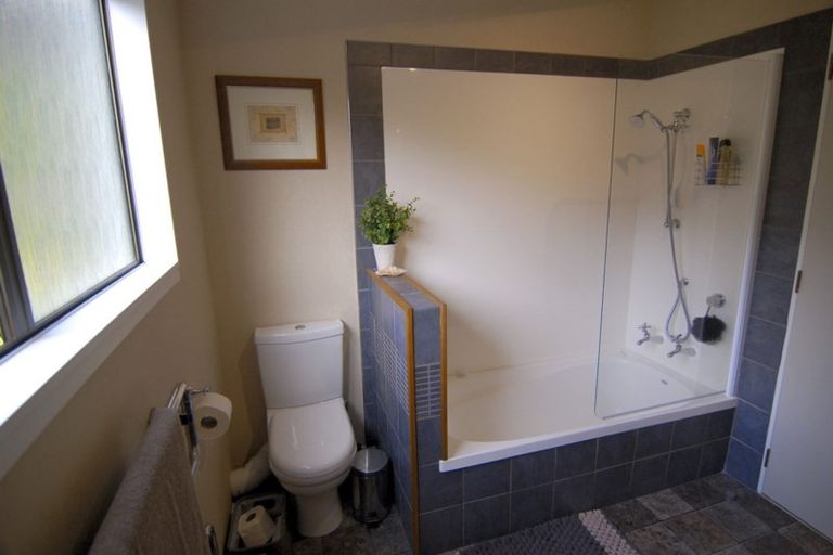 Photo of property in 6 Goodwin Place, Pinehaven, Upper Hutt, 5019