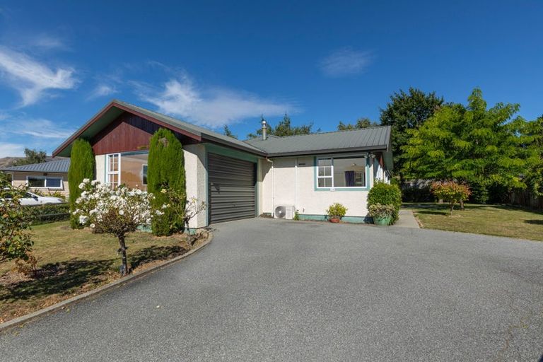 Photo of property in 27 Achilles Place, Wanaka, 9305