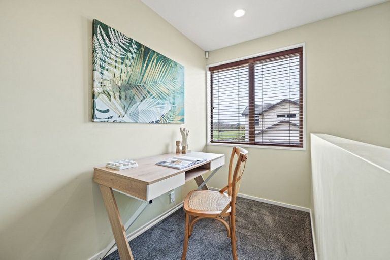 Photo of property in 64 Willowview Drive, Redwood, Christchurch, 8051