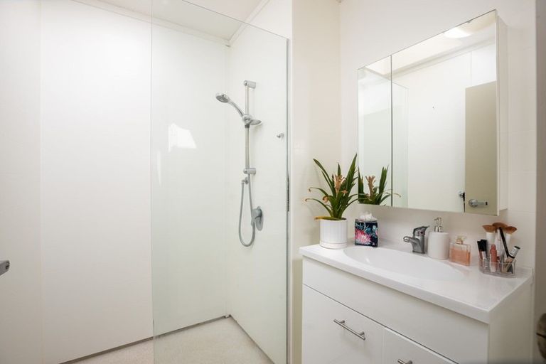 Photo of property in 44 Belt Road, Moturoa, New Plymouth, 4310