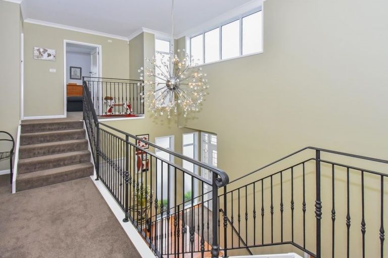 Photo of property in 10 Marwan Crescent, The Gardens, Auckland, 2105