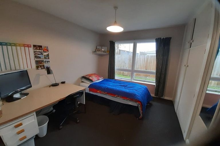 Photo of property in 28 Newbridge Place, Ilam, Christchurch, 8041