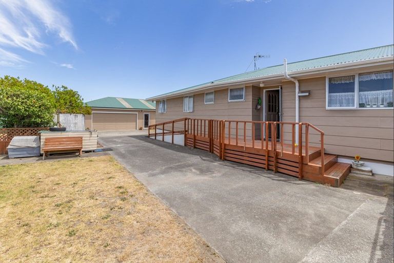 Photo of property in 28 Barling Street, Himatangi Beach, Foxton, 4891