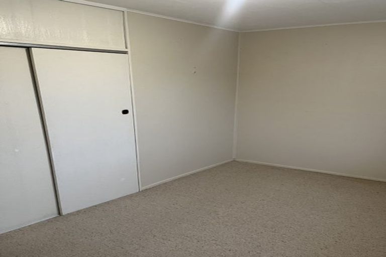 Photo of property in 18 Utauta Street, Waikanae, 5036