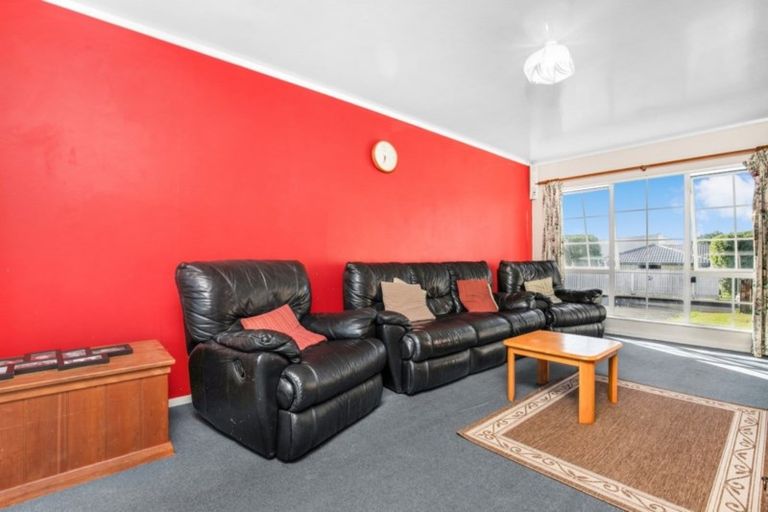 Photo of property in 3/3 Eulogy Place, Randwick Park, Auckland, 2105