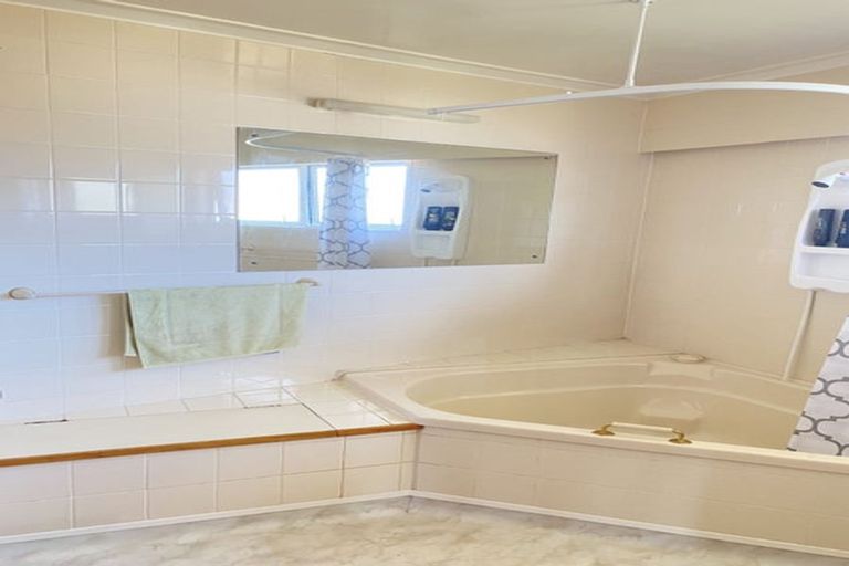 Photo of property in 10 Chedworth Avenue, Chedworth, Hamilton, 3210