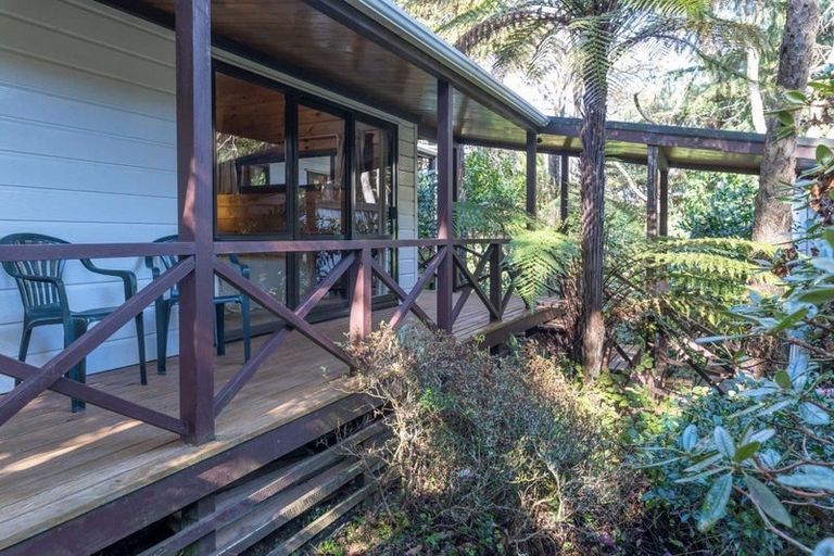 Photo of property in 37 Greenaway Road, Waikanae, 5036