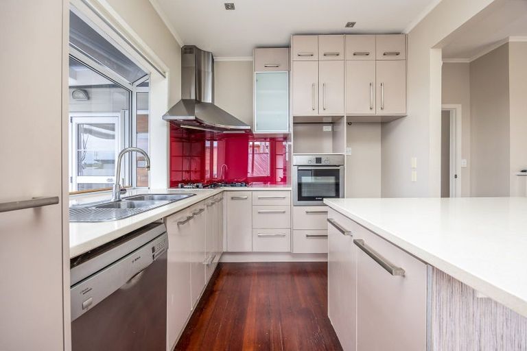 Photo of property in 386 Lake Road, Takapuna, Auckland, 0622